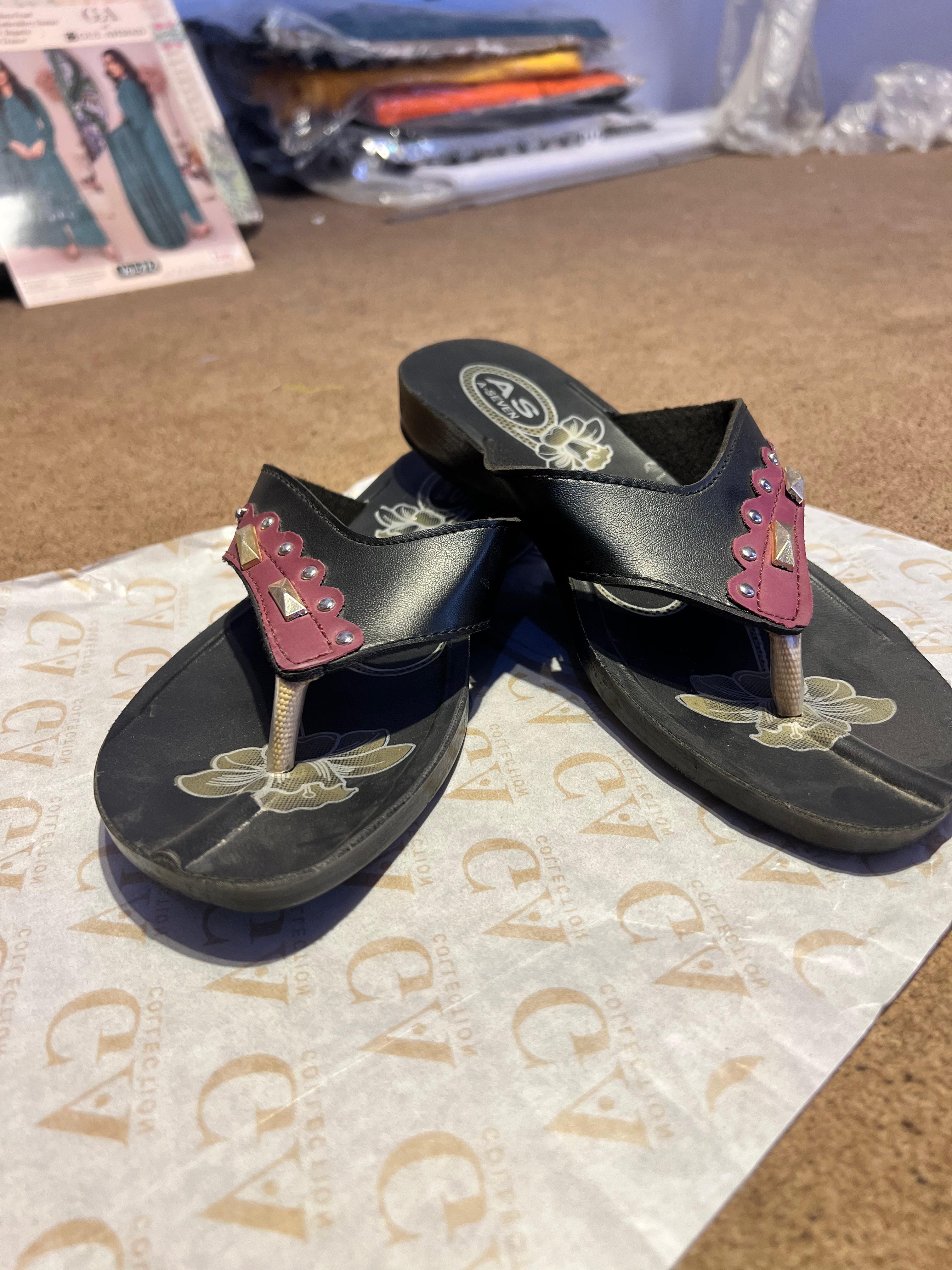 Liza Casual Slip-Ons – Lightweight, Comfy, and Trendy