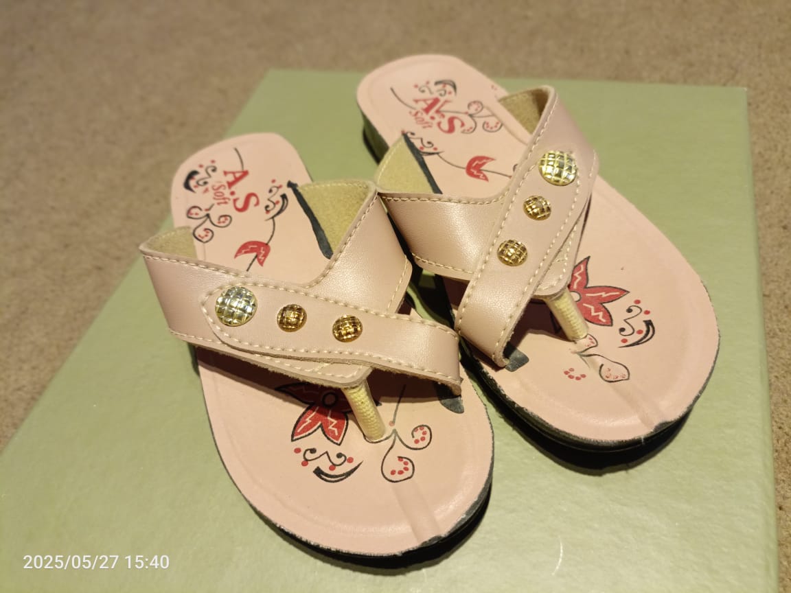 Liza Casual Slip-Ons – Lightweight, Comfy, and Trendy