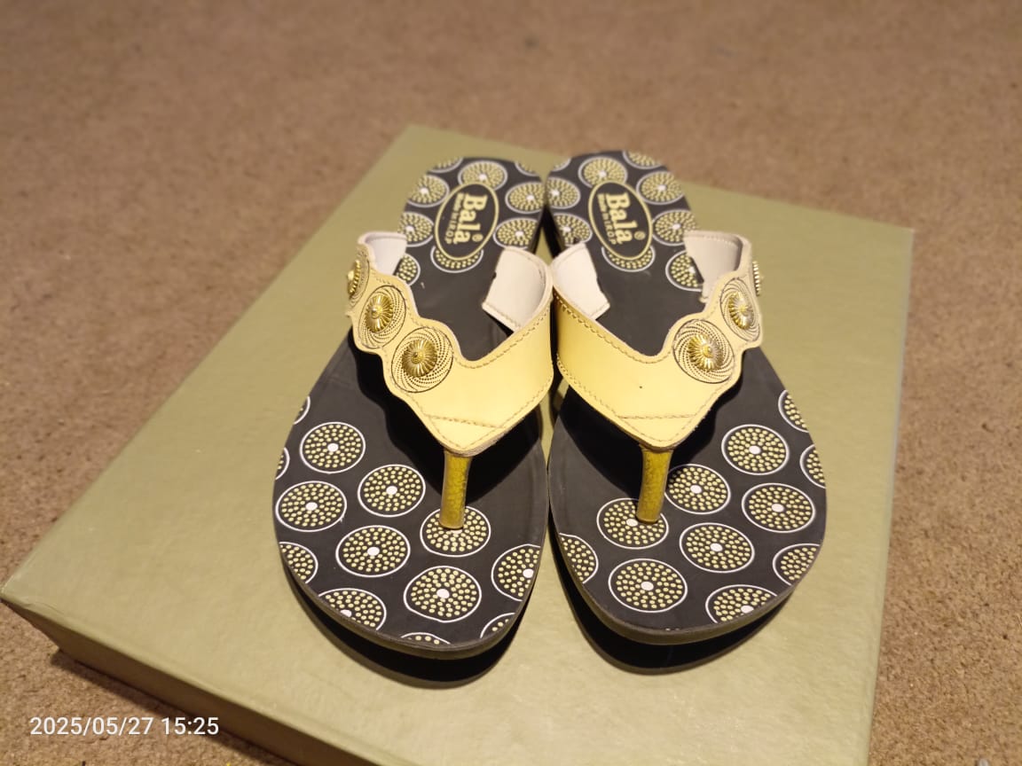Liza Casual Slip-Ons – Lightweight, Comfy, and Trendy