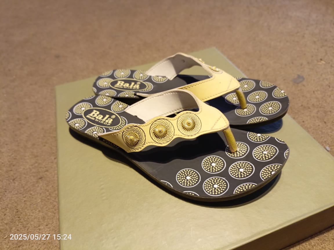 Liza Casual Slip-Ons – Lightweight, Comfy, and Trendy